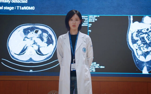 Sinopsis & Review Doctor X: Mafia in White Episode 1: Dokter Bedah Lepas yang Menolak Basa-Basi